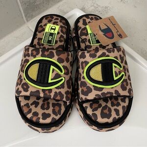 Champion WOMEN'S PLUSH PRINT SLIPPERS Size 6
